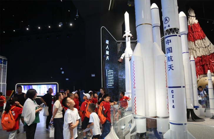 北京市昌平区成立“青少年航空航天学院”
